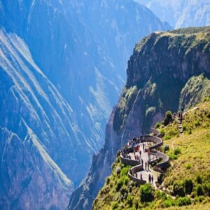 Cañón del Colca en Perú, un destino turístico de gran importancia por ser uno de los cañones más profundos del mundo