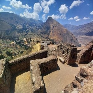 ruinas incas de Pisac, un importante sitio arqueológico ubicado en el Valle Sagrado de los Incas, en Perú