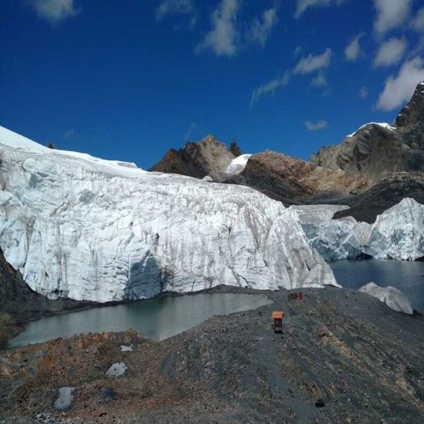 Fotografía del Nevado Pastoruri, ubicado sobre la cordiller Blanca