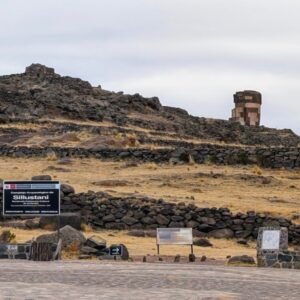 Torres funerarias preincaicas en Sillustani, Puno Perú