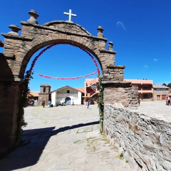 Puno: Full Day Islas Flotantes de los Uros + Taquile - Image 2