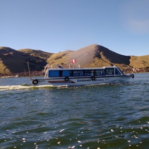 Puno: Medio Día Islas Flotantes de los Uros + Guía Bilingue - Image 5